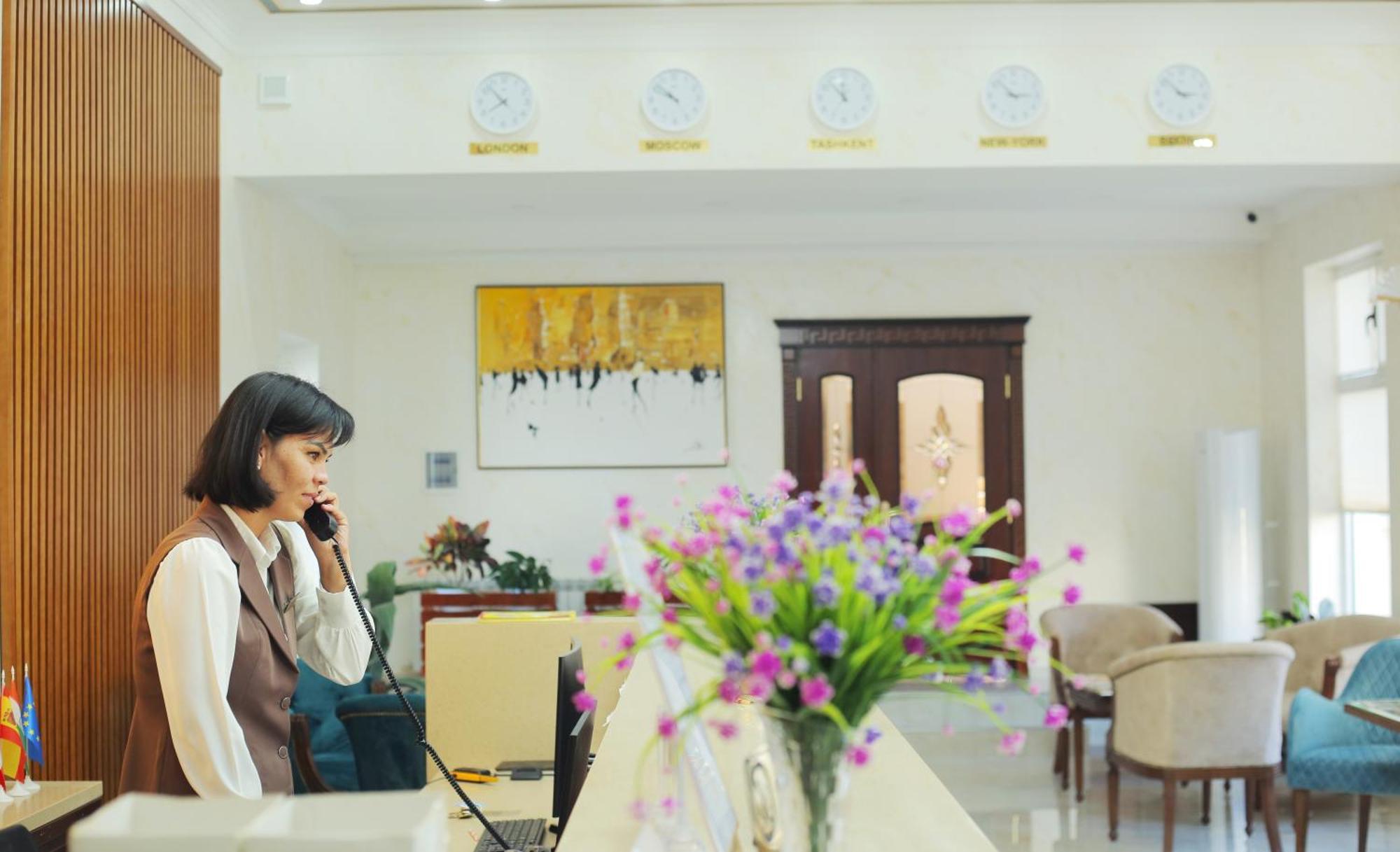 Bravolyuks Hotel Urgench Luaran gambar